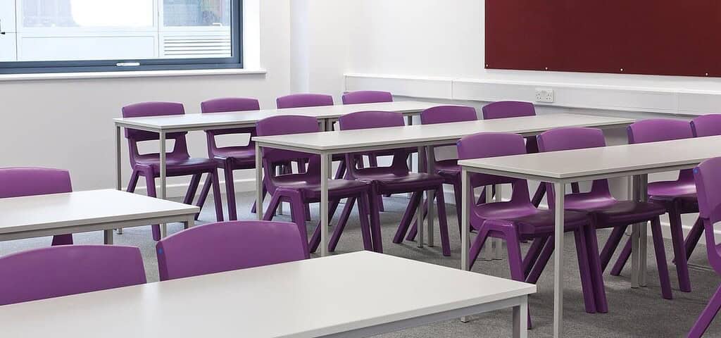 Mobilier scolar pe comanda